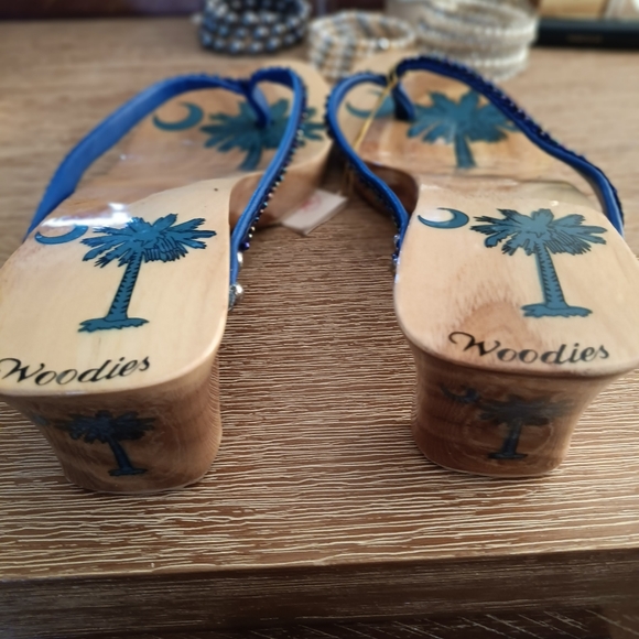 Blue Palm Tree Motif Sz 8 Woodie Sandals/ Clogs - Picture 2 of 8